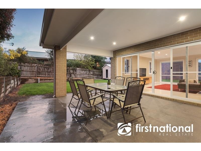 15 Eddie Barron Terrace, Pakenham VIC 3810