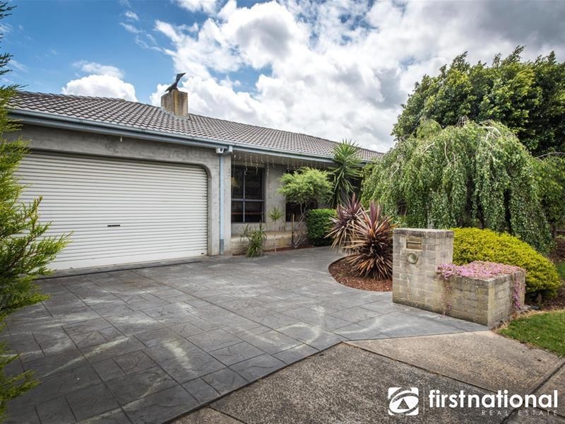 11 Terry Close, Narre Warren VIC 3805
