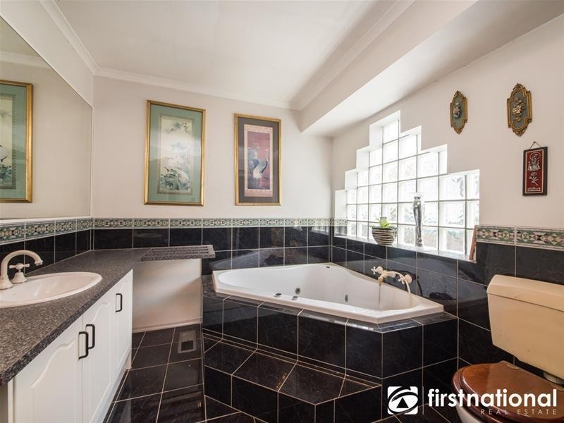 11 Terry Close, Narre Warren VIC 3805