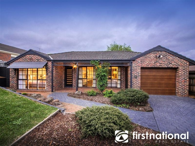 16 Shannon Way, Berwick VIC 3806