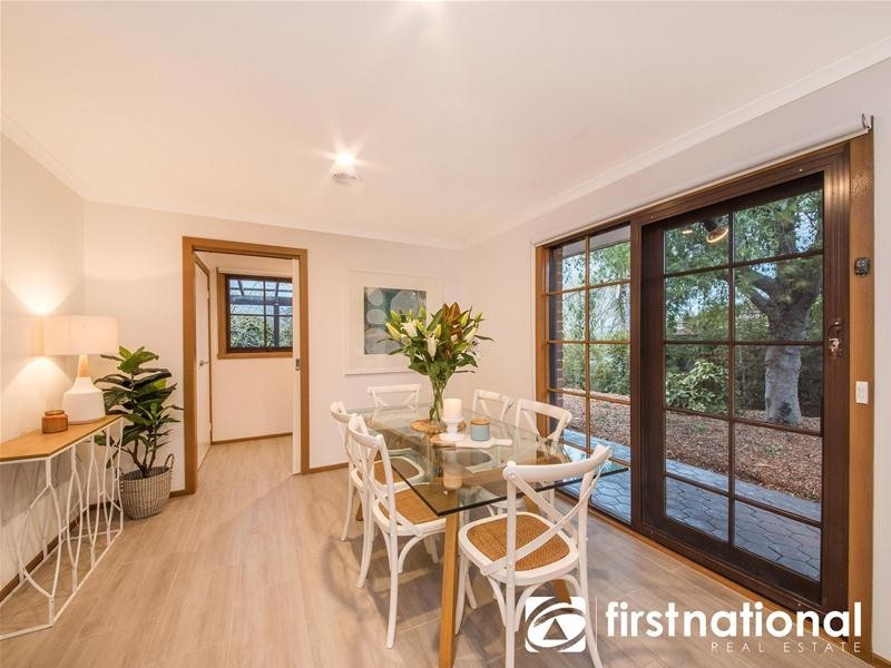 16 Shannon Way, Berwick VIC 3806