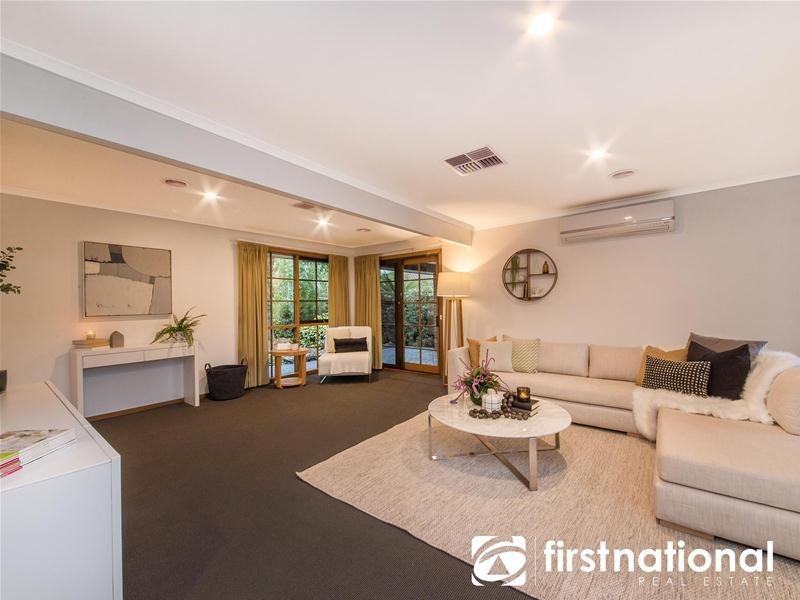 16 Shannon Way, Berwick VIC 3806