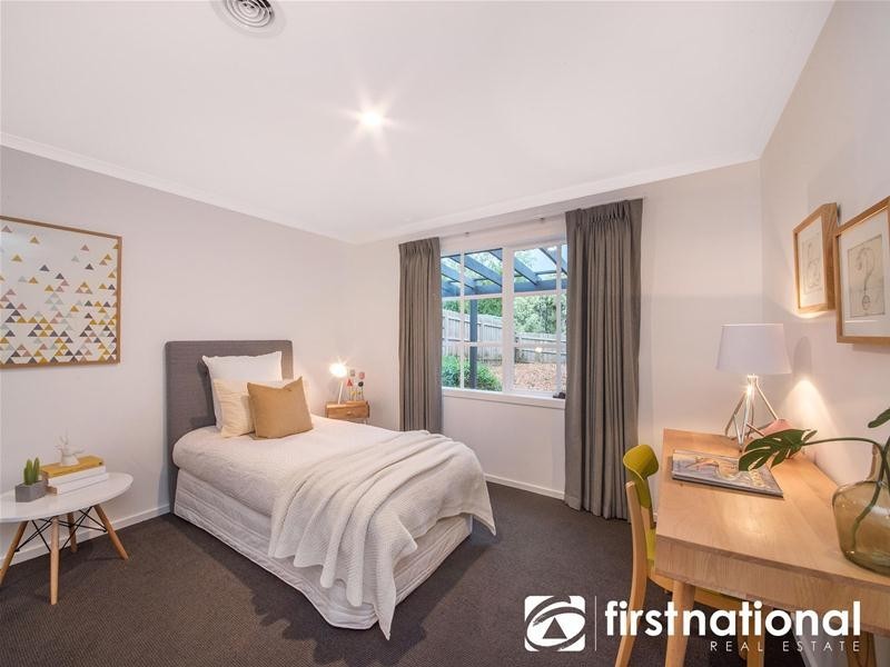16 Shannon Way, Berwick VIC 3806