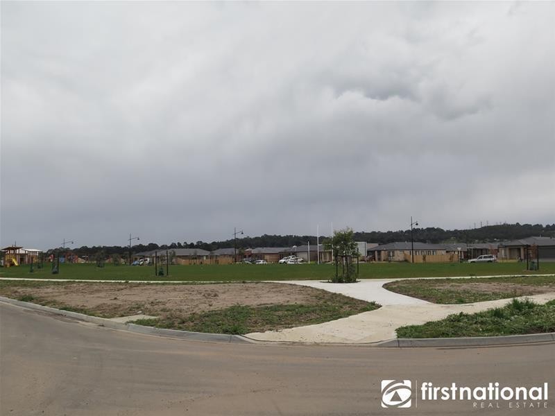 39 Heathcote Grove, Officer VIC 3809