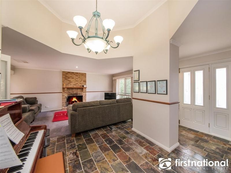 4 Dryden Court, Berwick VIC 3806