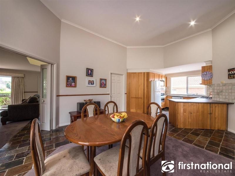 4 Dryden Court, Berwick VIC 3806