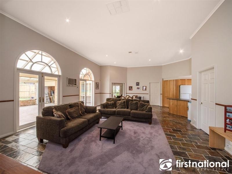 4 Dryden Court, Berwick VIC 3806