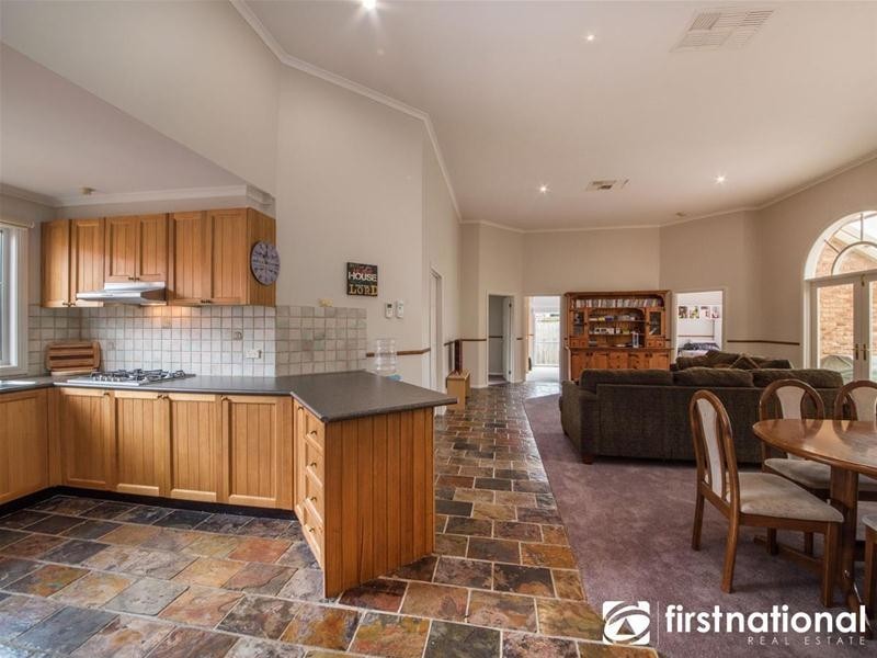 4 Dryden Court, Berwick VIC 3806