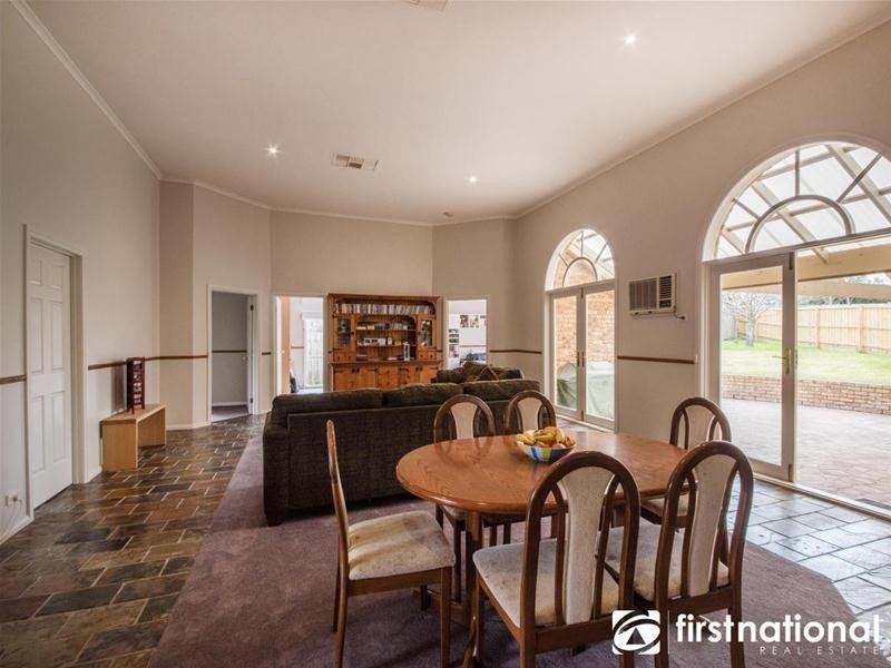 4 Dryden Court, Berwick VIC 3806