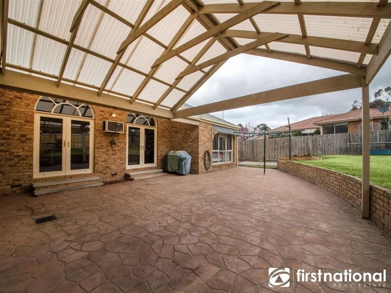 4 Dryden Court, Berwick VIC 3806