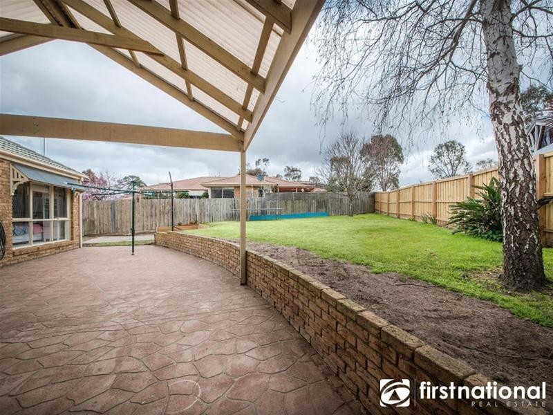 4 Dryden Court, Berwick VIC 3806