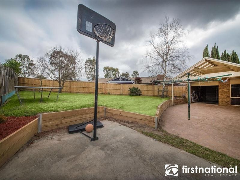 4 Dryden Court, Berwick VIC 3806