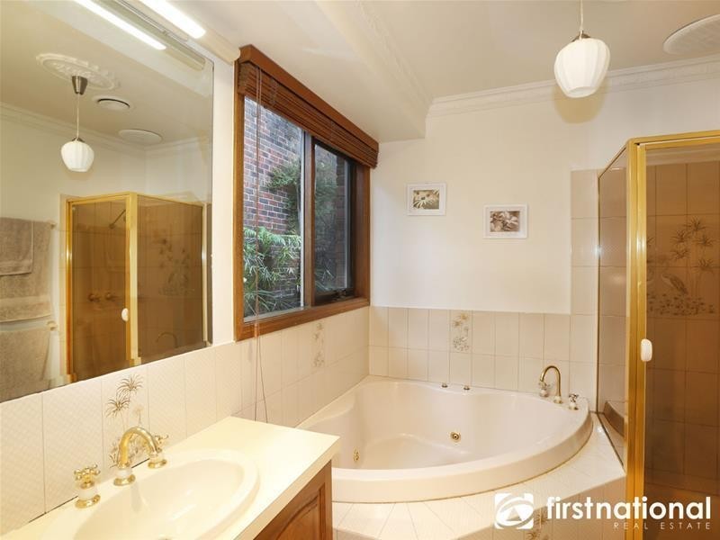 13 Howell Drive, Berwick VIC 3806