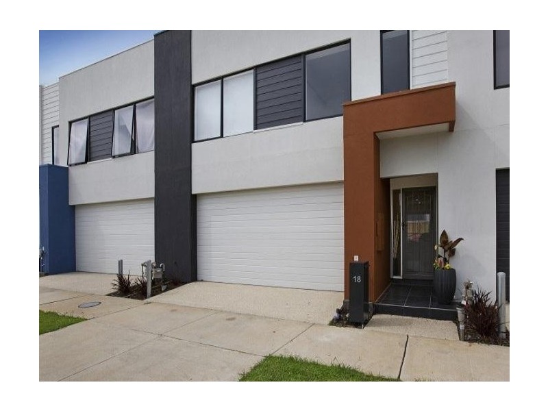 18 Officedale Road, Officer VIC 3809