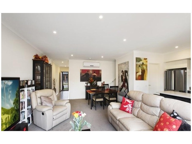 18 Officedale Road, Officer VIC 3809