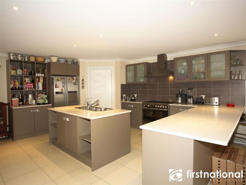 11 Mia Drive, Pakenham VIC 3810