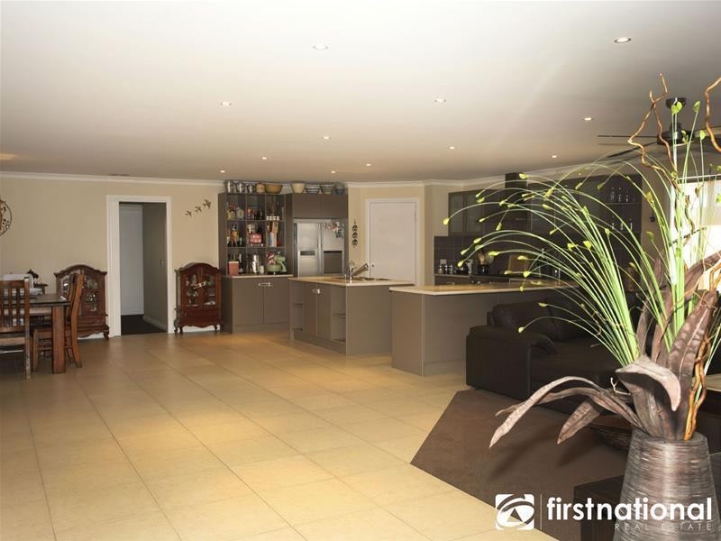 11 Mia Drive, Pakenham VIC 3810