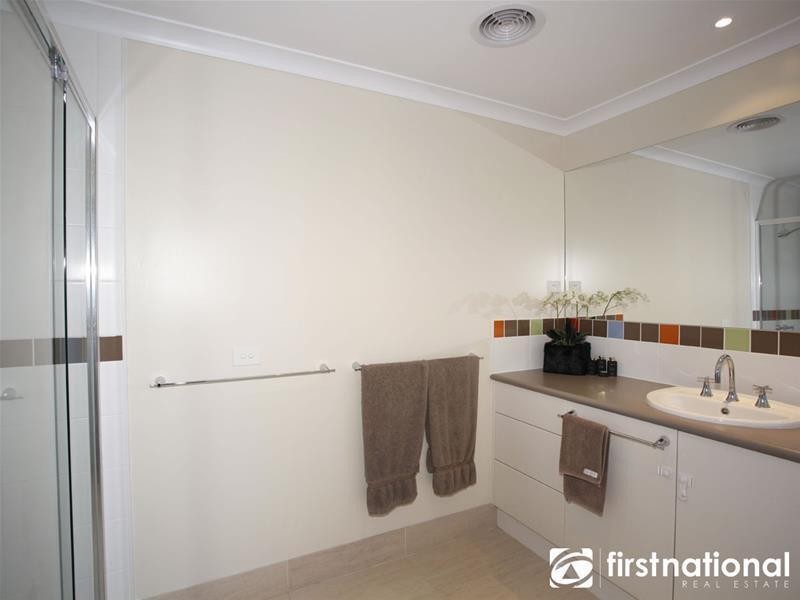 11 Mia Drive, Pakenham VIC 3810