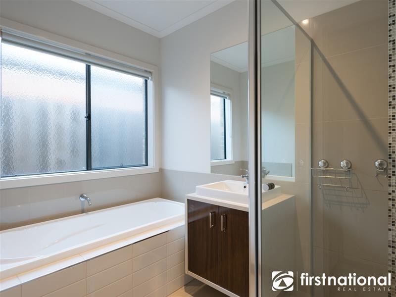 29 Cadillac Street, Cranbourne East VIC 3977