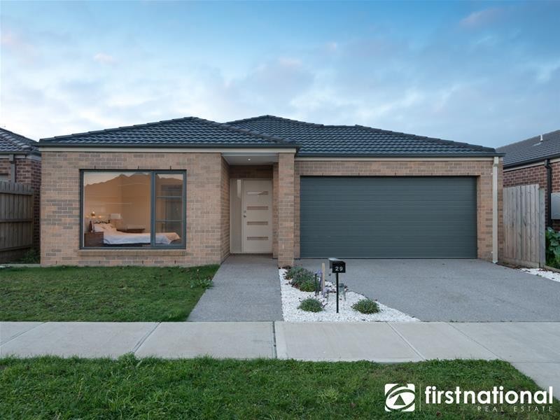 29 Cadillac Street, Cranbourne East VIC 3977