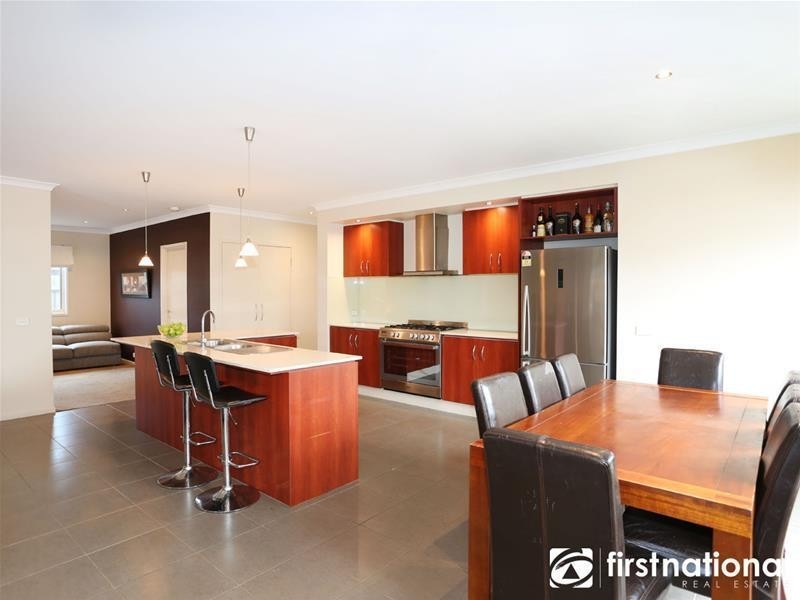 13 Red Gum Circuit, Pakenham VIC 3810