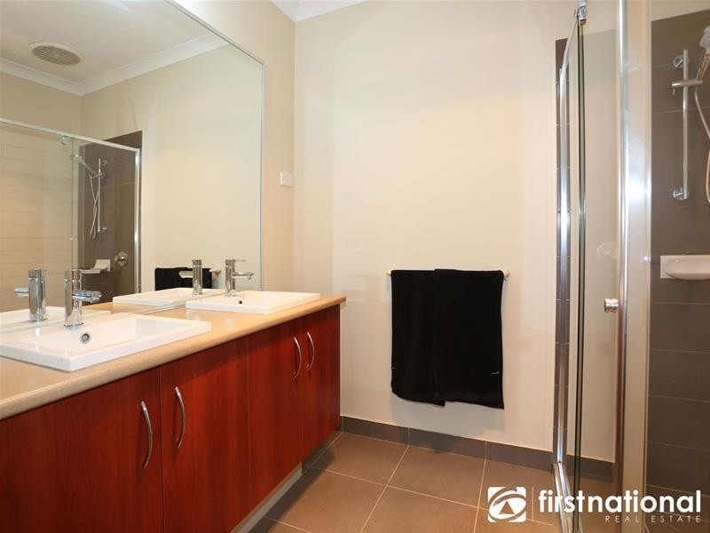 13 Red Gum Circuit, Pakenham VIC 3810