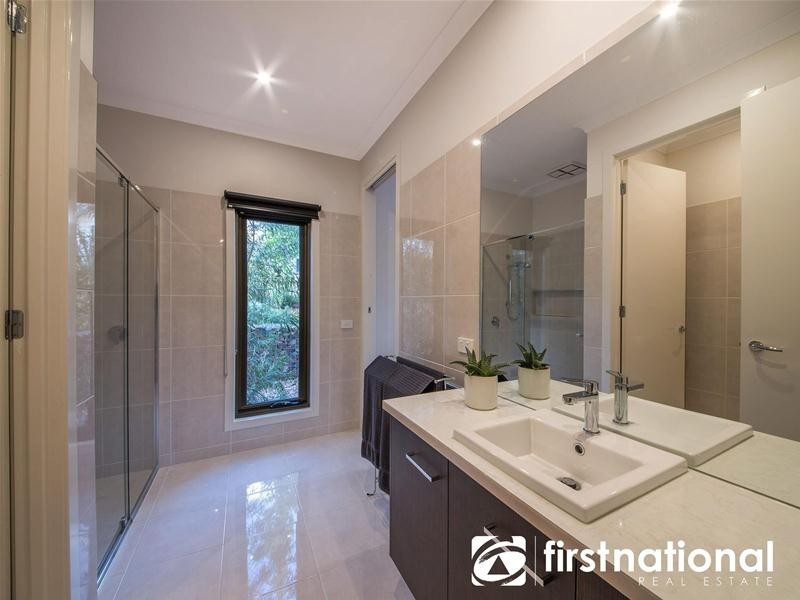 1 Milovan Crescent, Narre Warren North VIC 3804