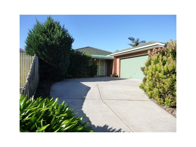 18 Browtop Road, Narre Warren VIC 3805