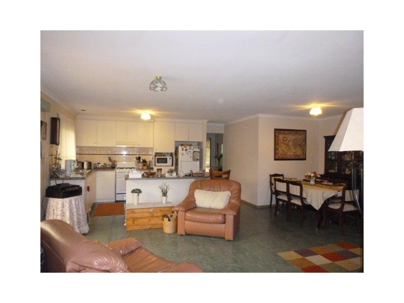 18 Browtop Road, Narre Warren VIC 3805