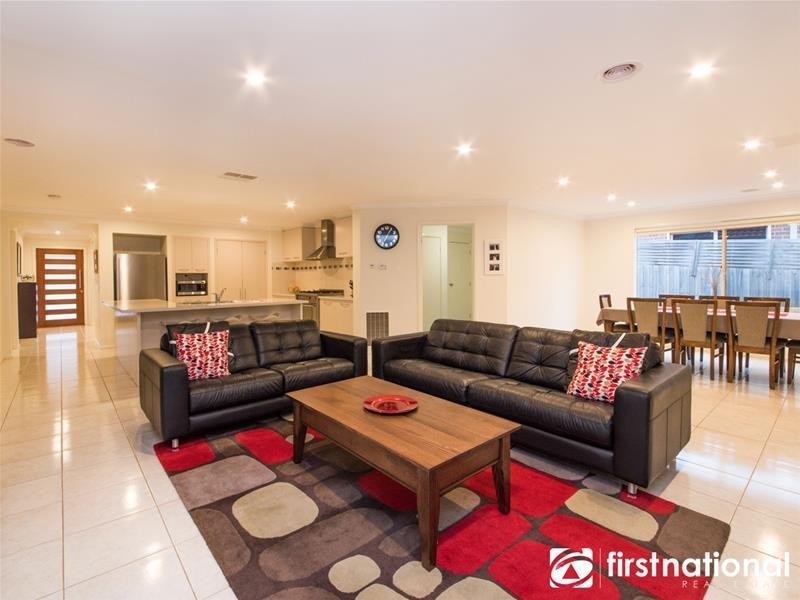 35 Sheldon Drive, Berwick VIC 3806