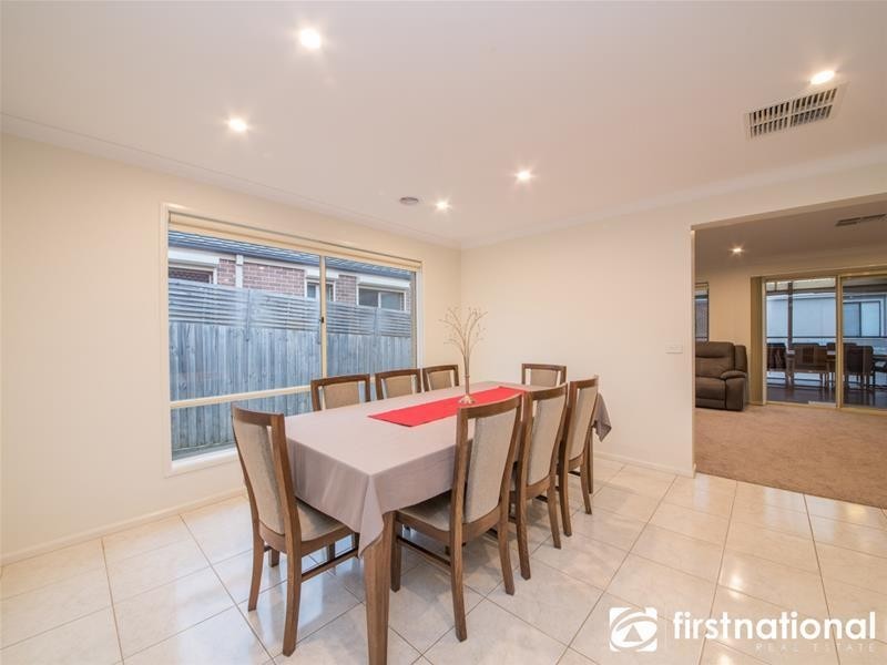 35 Sheldon Drive, Berwick VIC 3806