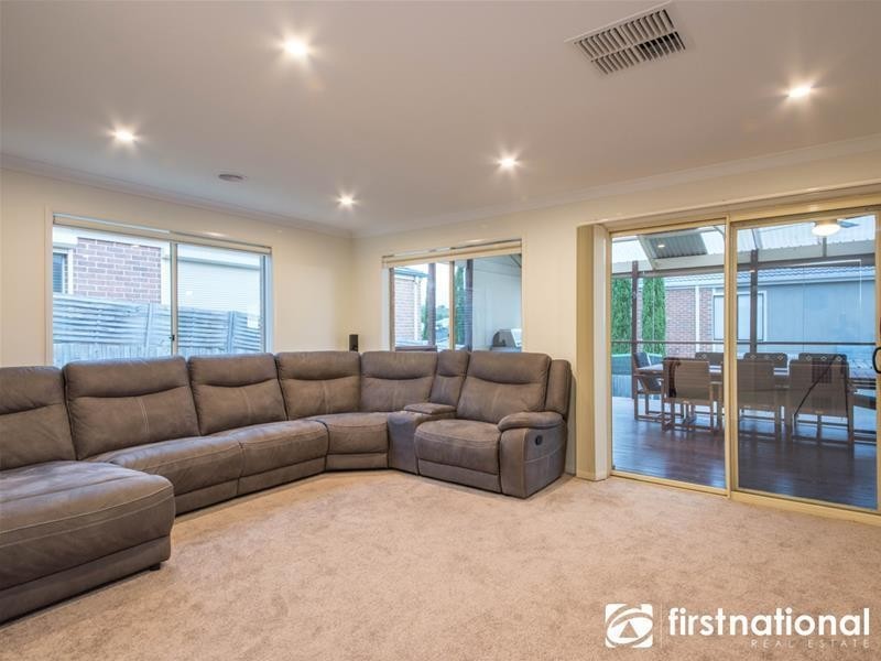 35 Sheldon Drive, Berwick VIC 3806