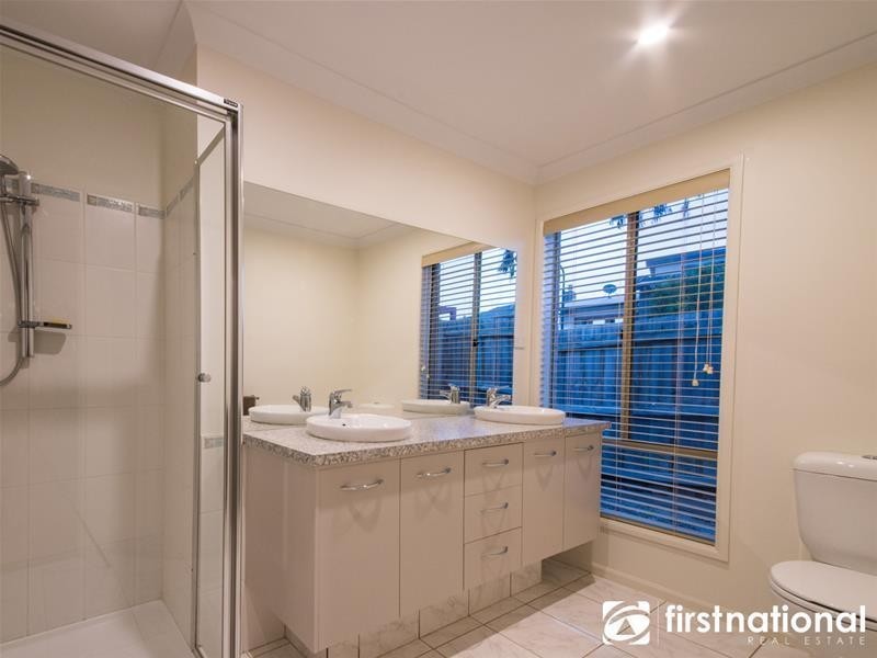 35 Sheldon Drive, Berwick VIC 3806