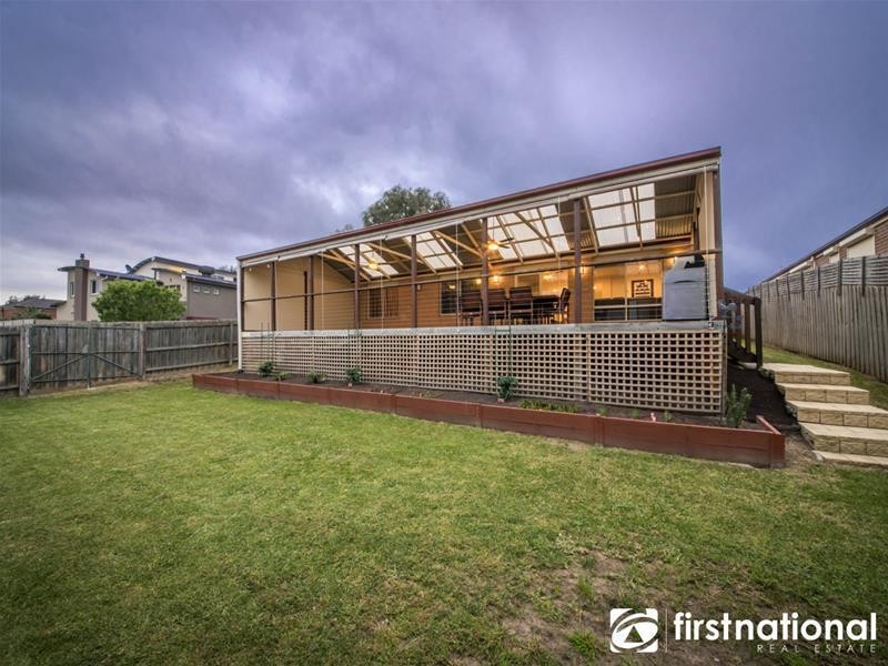 35 Sheldon Drive, Berwick VIC 3806