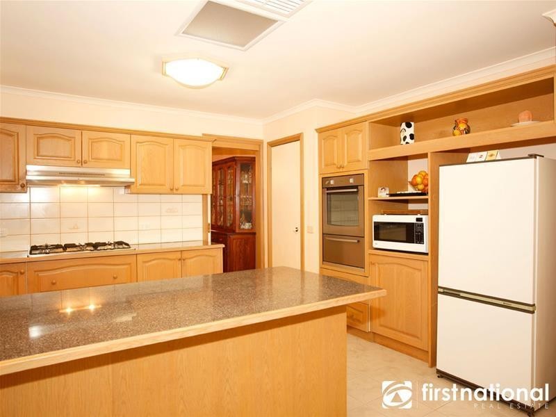 39 Edrington Park Drive, Berwick VIC 3806