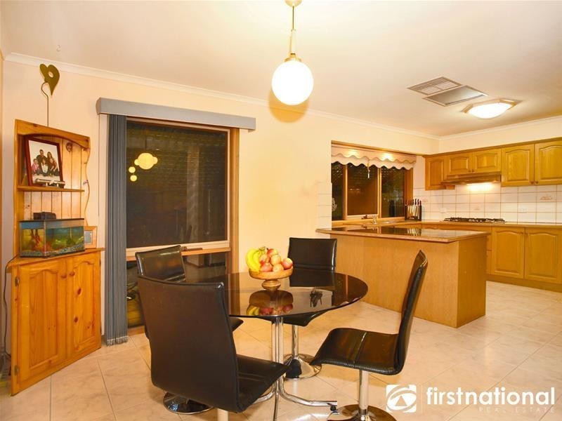 39 Edrington Park Drive, Berwick VIC 3806