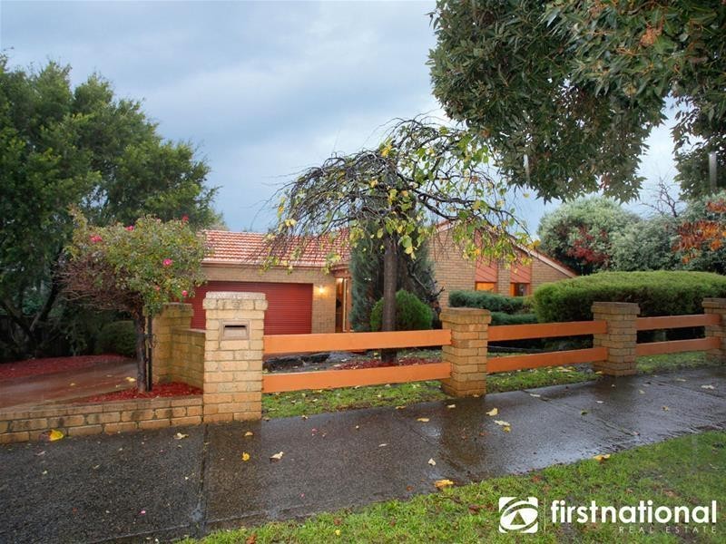 39 Edrington Park Drive, Berwick VIC 3806
