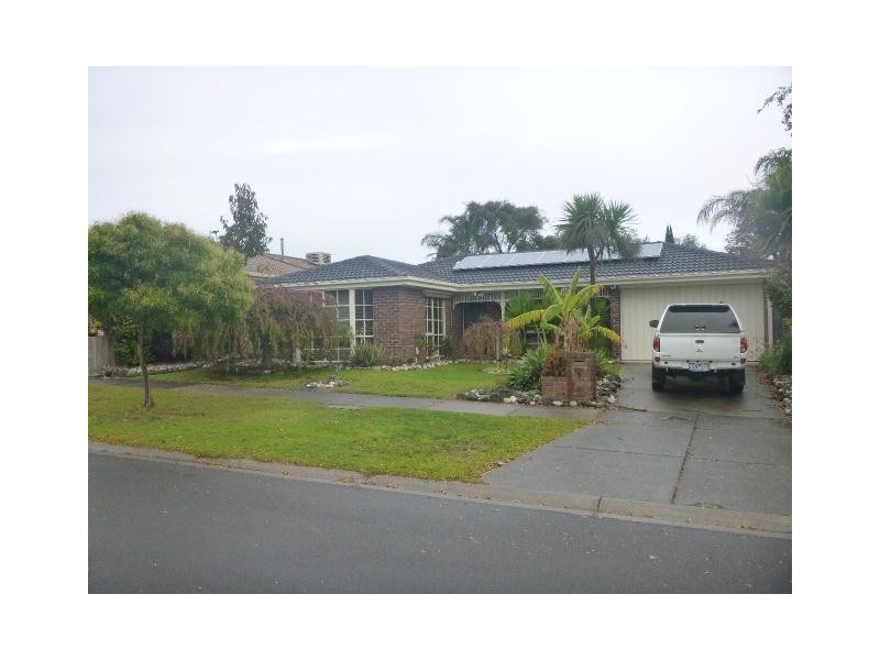 10 Oxenford Rise, Narre Warren South VIC 3805