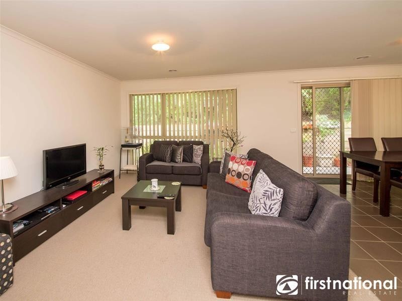 5/8 Mcclenaghan Place, Pakenham VIC 3810