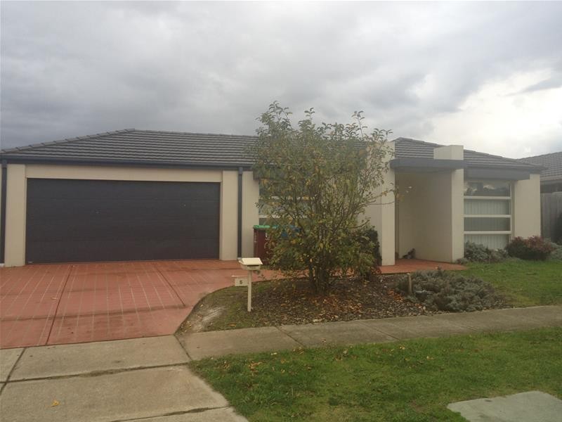 5 Sing Crescent, Berwick VIC 3806