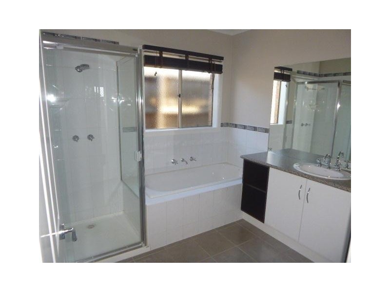 123 Majestic Boulevard, Cranbourne VIC 3977