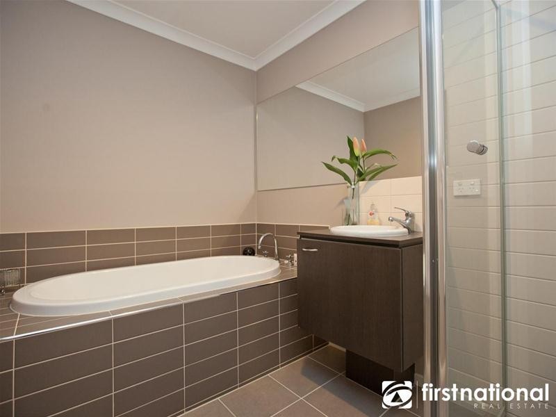 15 Webster Way, Pakenham VIC 3810