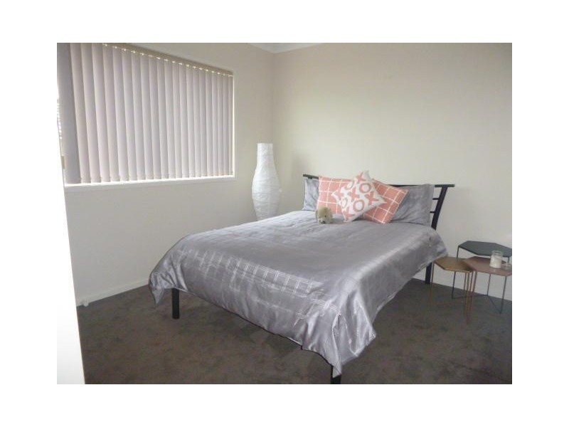 8 Moss Street, Cranbourne North VIC 3977