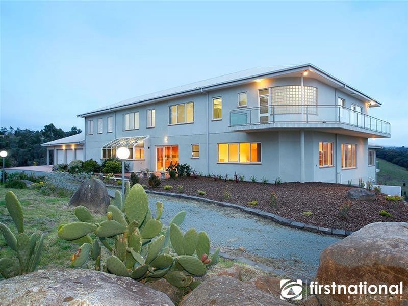 195  Yackatoon  Road, Beaconsfield Upper VIC 3808