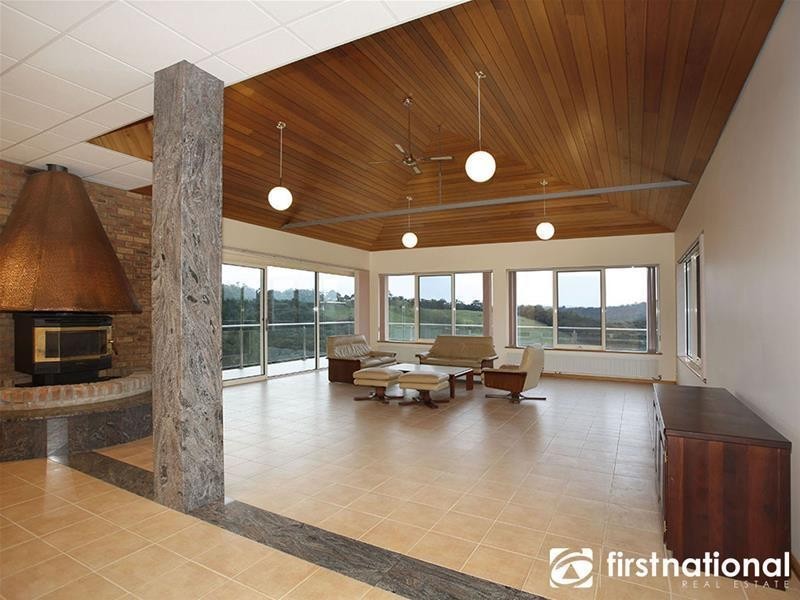 195  Yackatoon  Road, Beaconsfield Upper VIC 3808