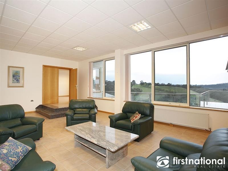 195  Yackatoon  Road, Beaconsfield Upper VIC 3808