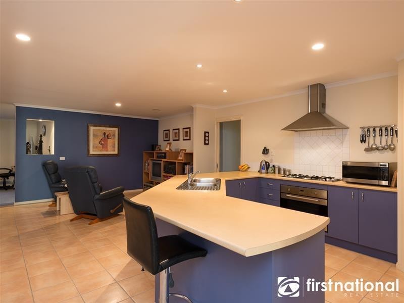 116 Berwick Springs Promenade, Narre Warren South VIC 3805