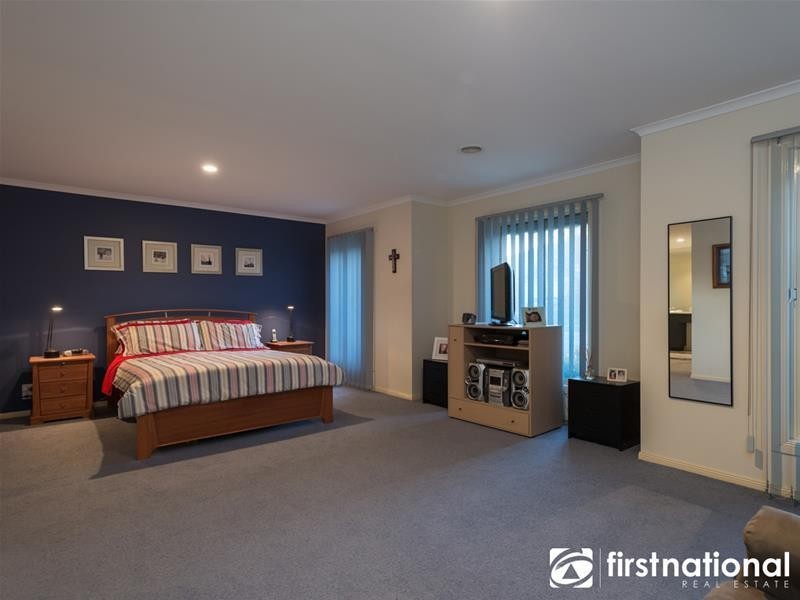 116 Berwick Springs Promenade, Narre Warren South VIC 3805