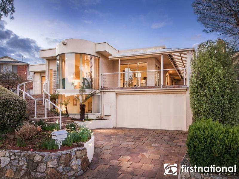14 Glendale Crescent, Berwick VIC 3806