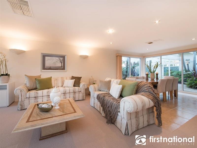 14 Glendale Crescent, Berwick VIC 3806